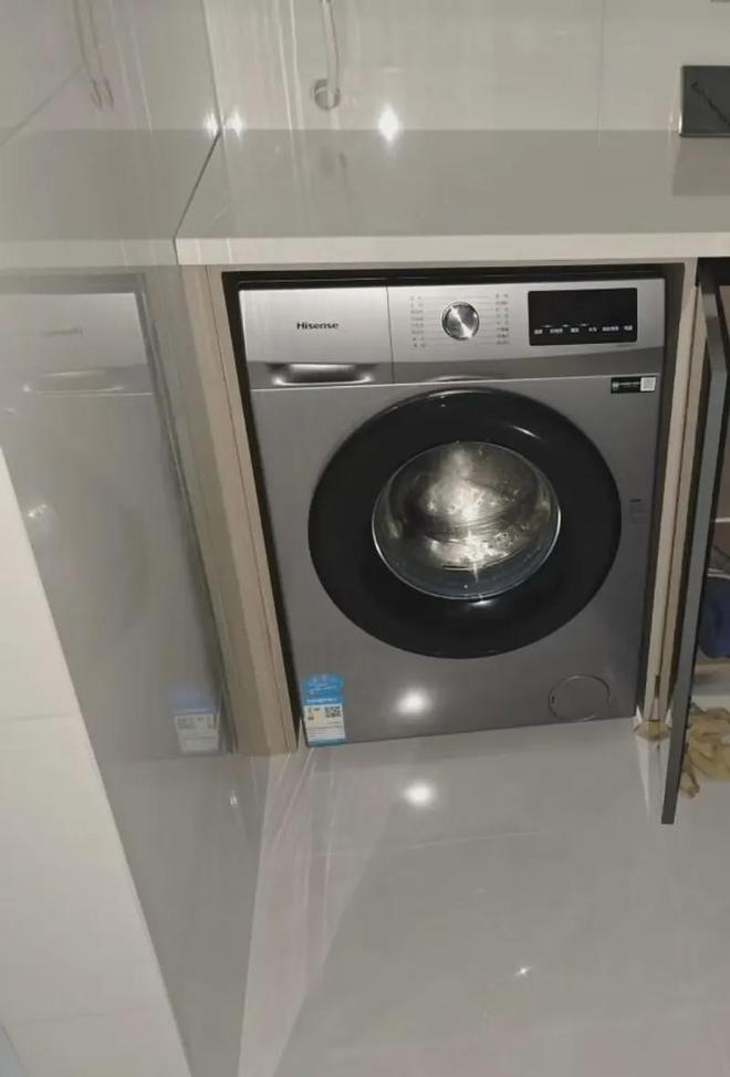 108kg超大容量更狠的在后头爱游戏体育358元的波轮洗衣机(图1)
