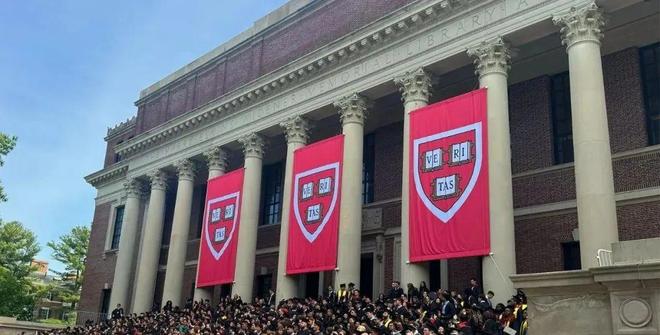 位在哈佛毕业演讲的中国女生震撼全场AYX爱游戏哈佛战胜川普这天史上首(图9)